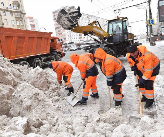 Уборка снега в Реутове и  Московской области